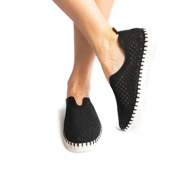 Ilse Jacobsen Shoes - Ilse Jacobsen Tulip Loafer. Size 40/9.5. Black.